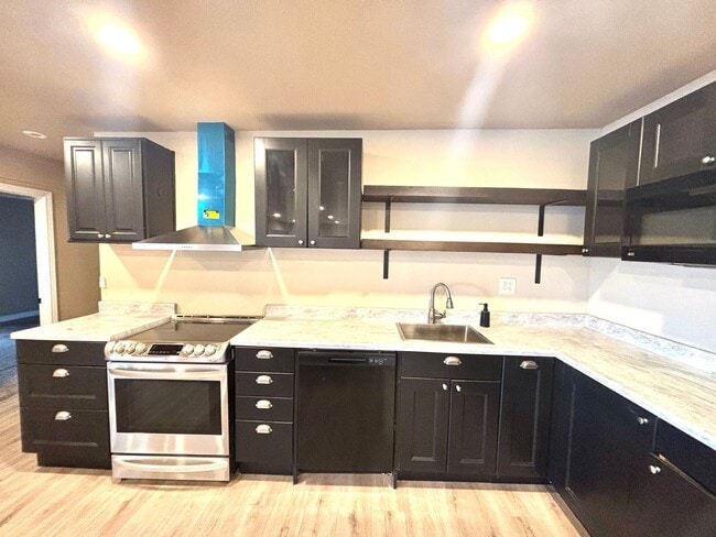 Building Photo - 7522 S Mt Zirkel