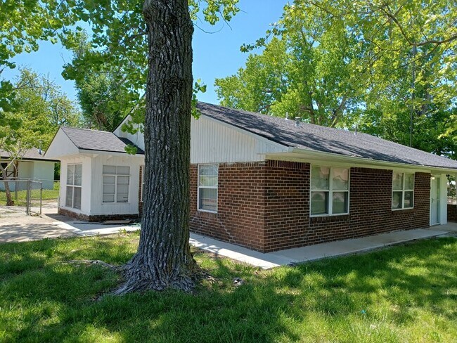 Foto del edificio - 1600 Breckenridge Dr