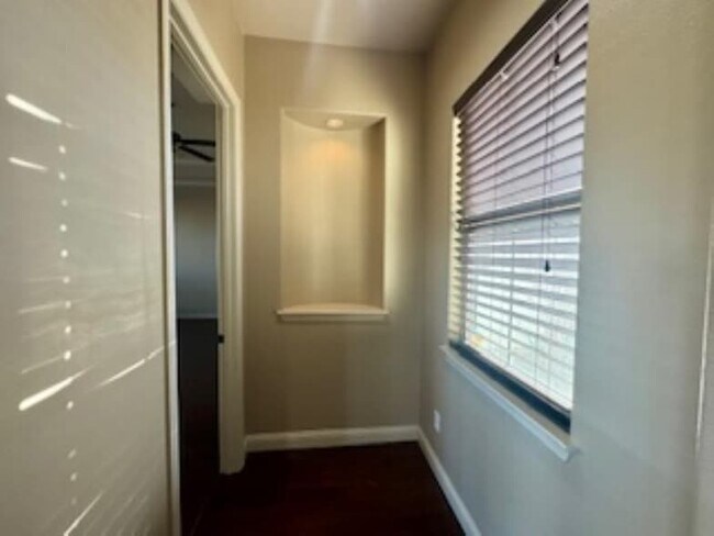 Building Photo - 3327 Bay W Blvd