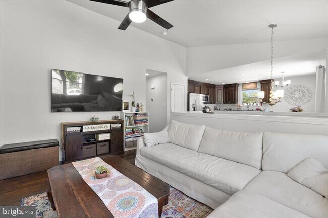 Foto del edificio - 465 Carvel Beach Rd