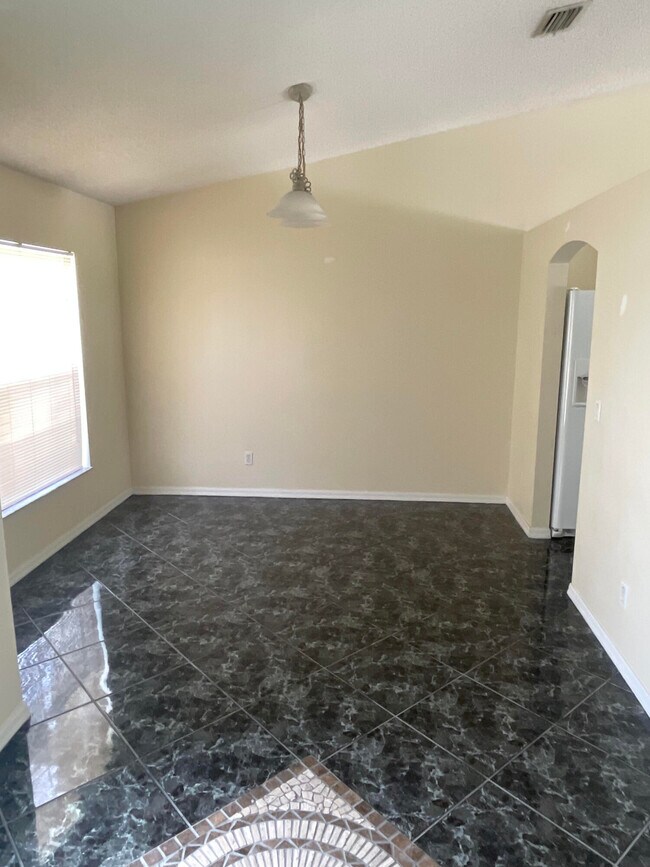 Foto del edificio - 5529 N Lundy Cir