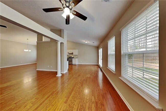 Building Photo - 139 Autumn Creek Dr