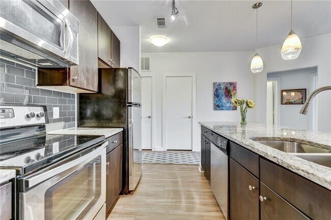 Foto del edificio - 1900 Barton Springs Rd