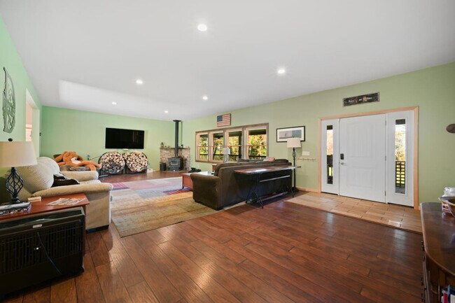 Foto del edificio - 1724 Calhoun Hill Rd