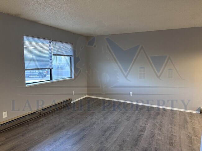 Building Photo - 714 Downey St