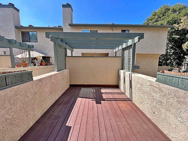 Building Photo - 9993 Paseo Montril