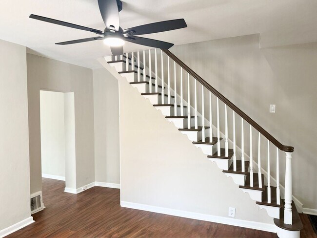 Foto del edificio - 1928 Macklind Ave