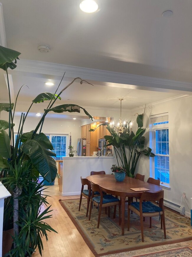 Building Photo - 3 bedroom just minutes to DH and Dartmouth
