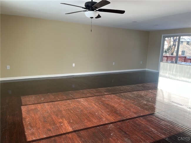 Building Photo - 7650 Commodore Cir