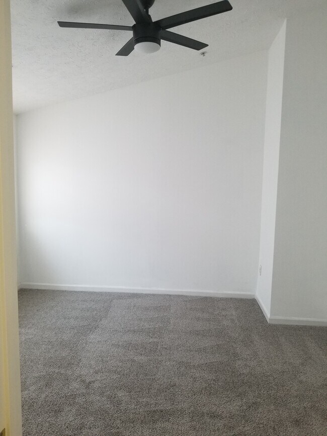 Main bedroom - 600 Cider Press Loop