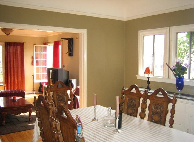 Interior Photo - 1334 Lake Shore Ave