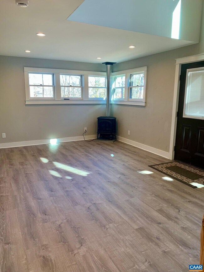 Building Photo - 652 Ivy Hill Ln