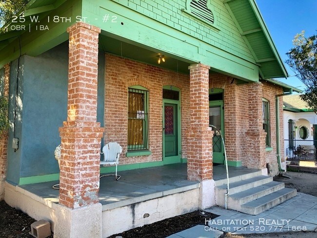 Building Photo - Barrio Santa Rosa Restored 1905 Apt