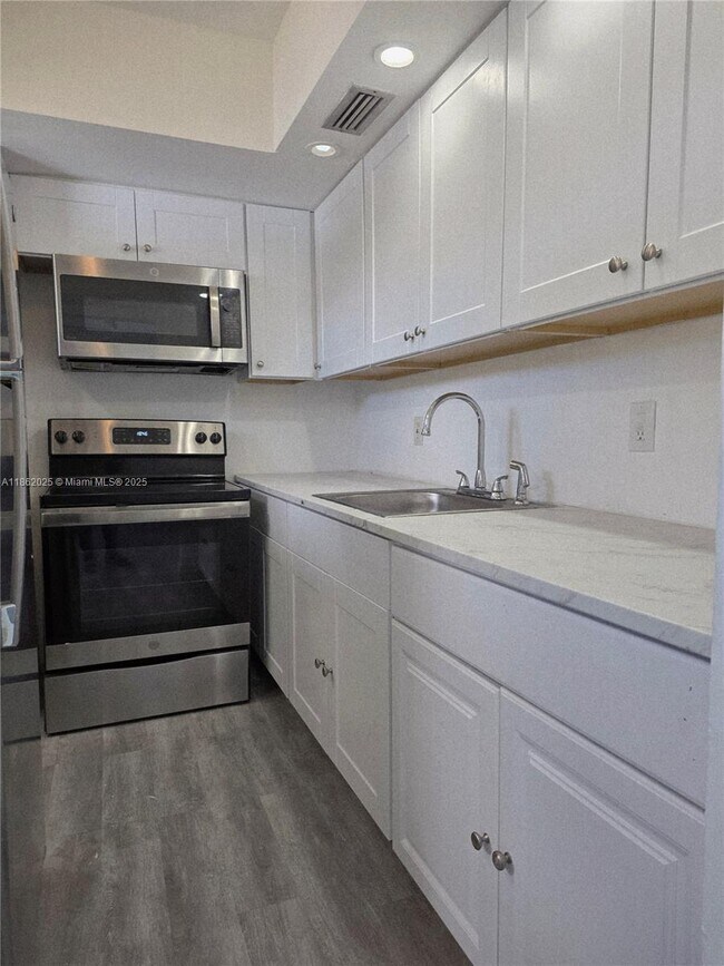 Foto del edificio - 2940 NE 203rd St