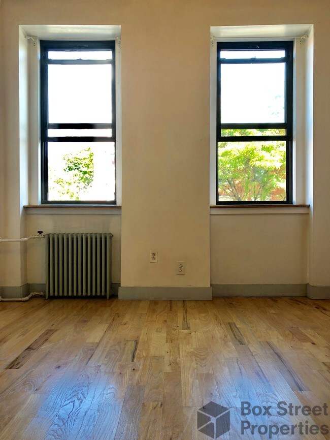 Building Photo - 213 Franklin St
