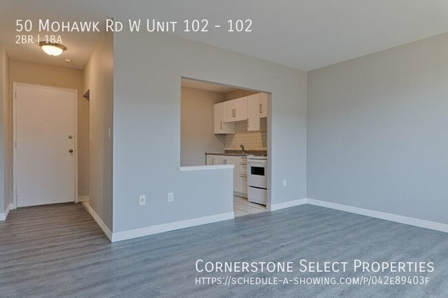 Building Photo - 2 Bedroom SUPER convenient location