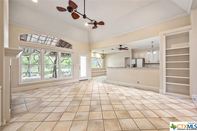 Foto del edificio - 2410 Rolling Creek Rd