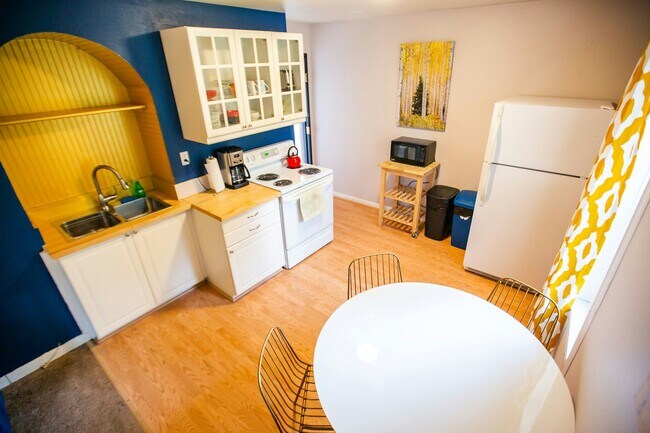 Foto del edificio - 706 E Stuart St