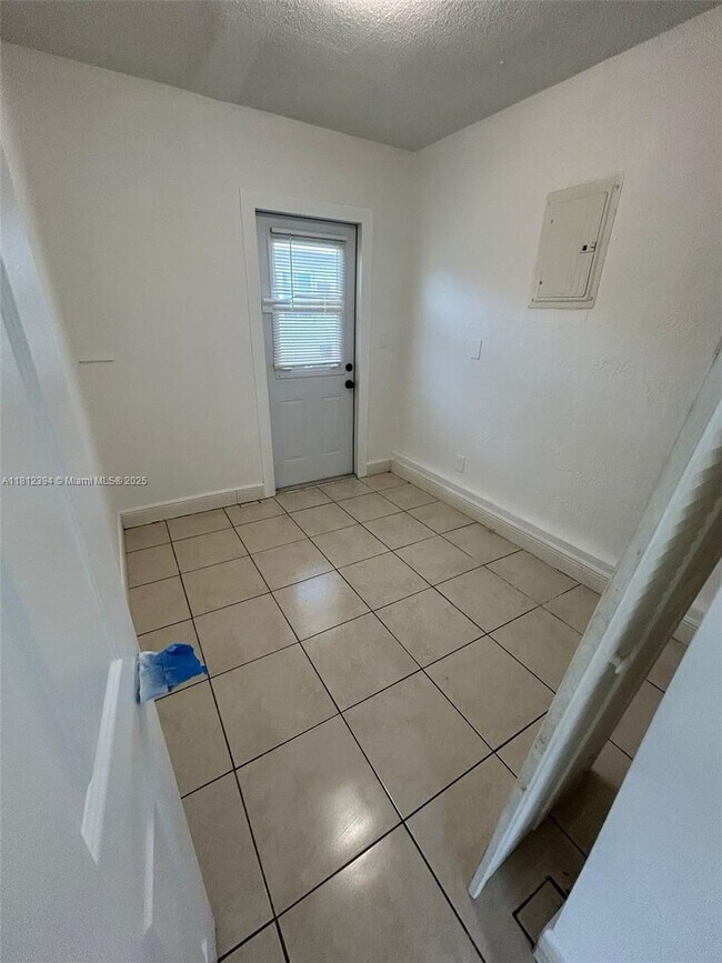 Foto del edificio - 2780 NW 14th St