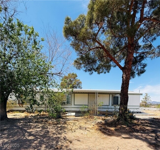 Building Photo - 801 E Clementine St