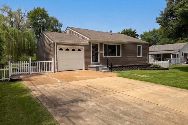 Building Photo - 1 Winstead Pl