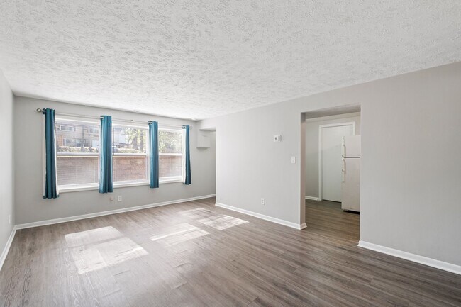 Building Photo - 401 W 27th Ave