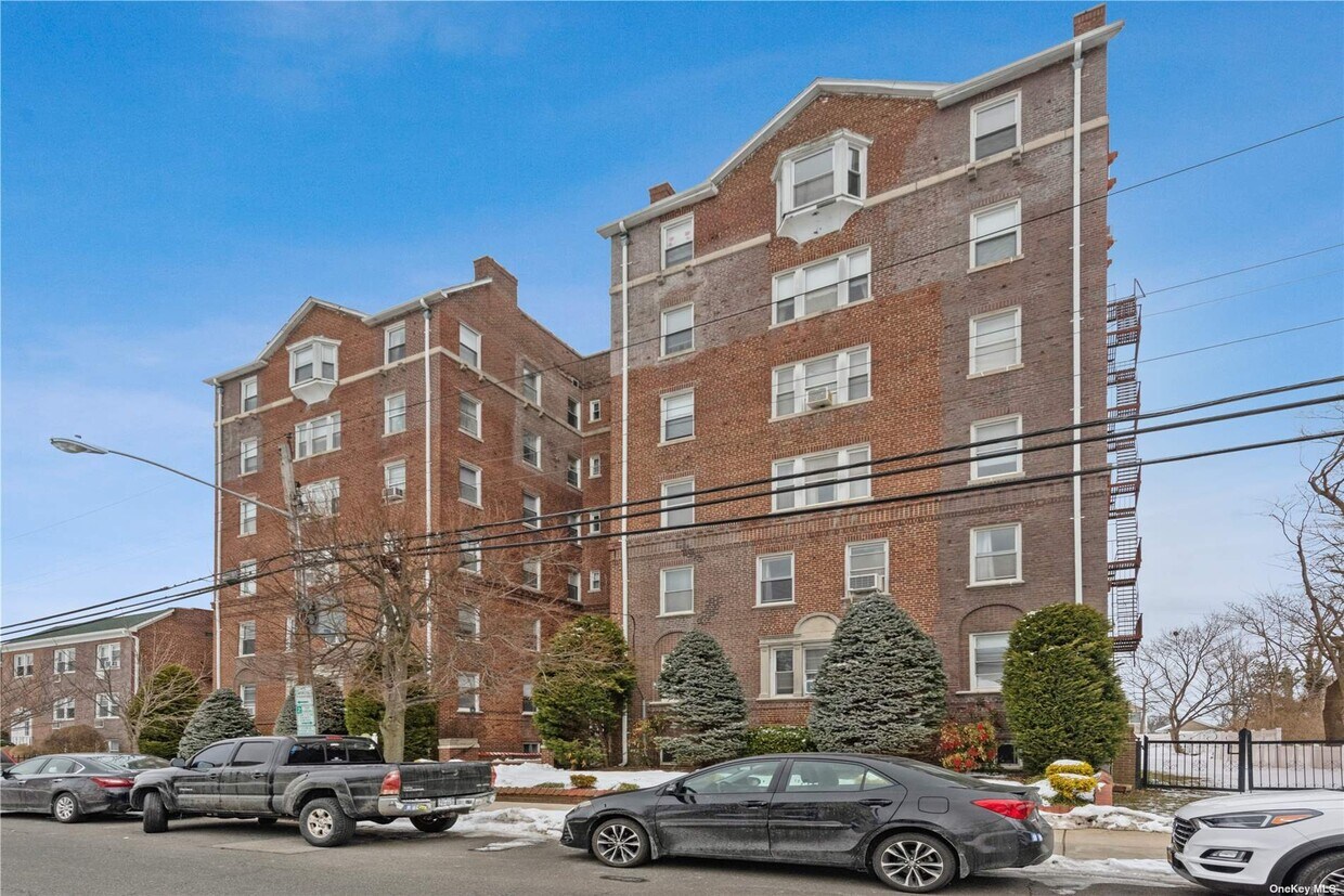 Primary Photo - 55 Grand Ave