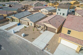 Building Photo - 2412 Village Dr