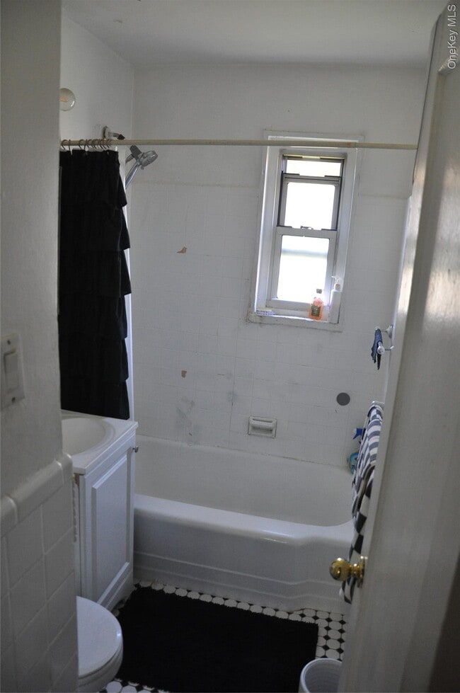 Foto del edificio - 133-22 Laurelton Pkwy