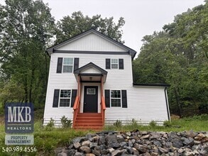 Building Photo - 811 Montvue Rd