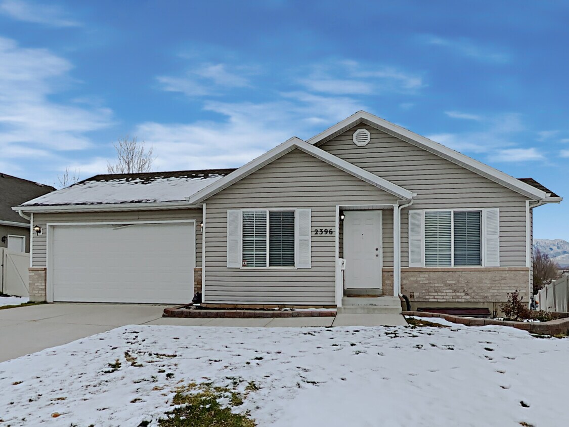 Primary Photo - 2396 N Nectar Way