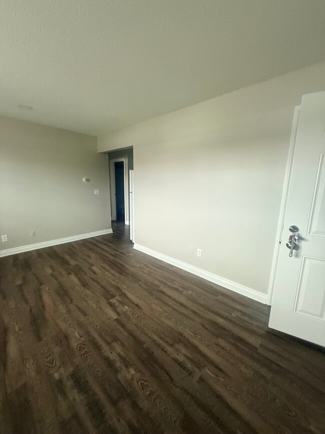 Building Photo - Lake View Shores Apartments