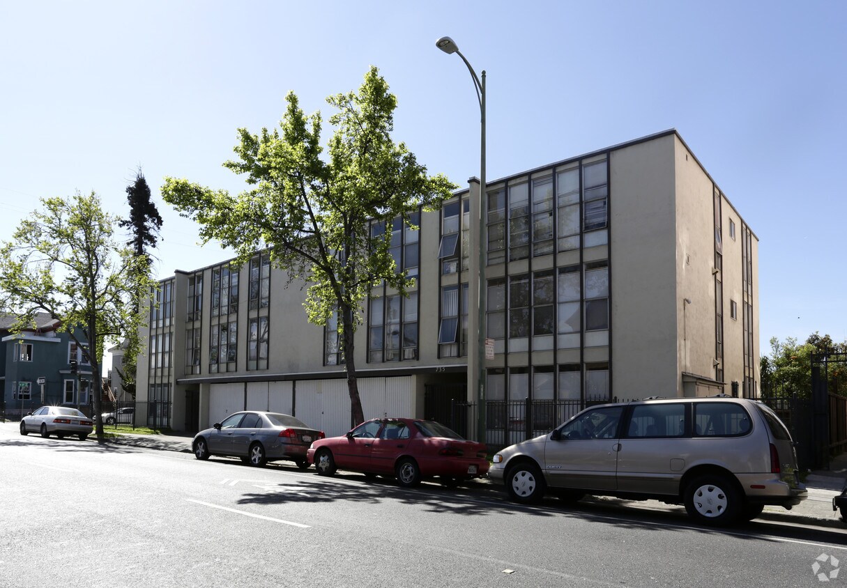 Foto del edificio - 735 E 15th St