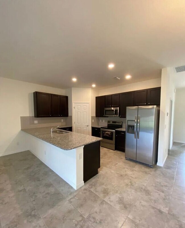 Building Photo - 1039/1043 San Cristobal Ave