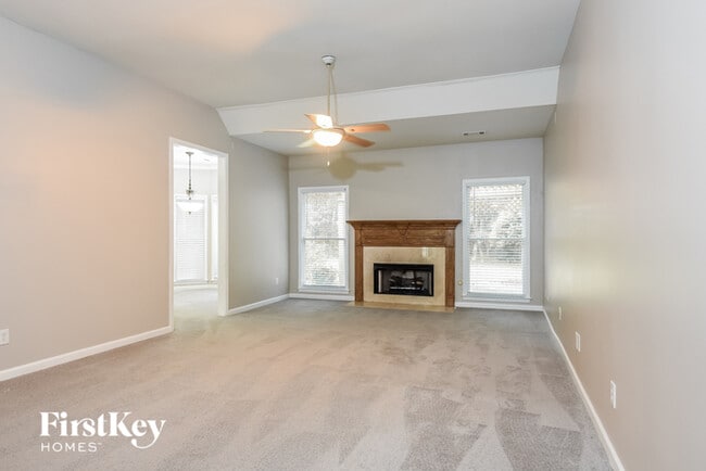 Building Photo - 127 Chickory Ln