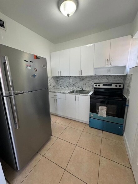Foto del edificio - 120 SW 18th Ct