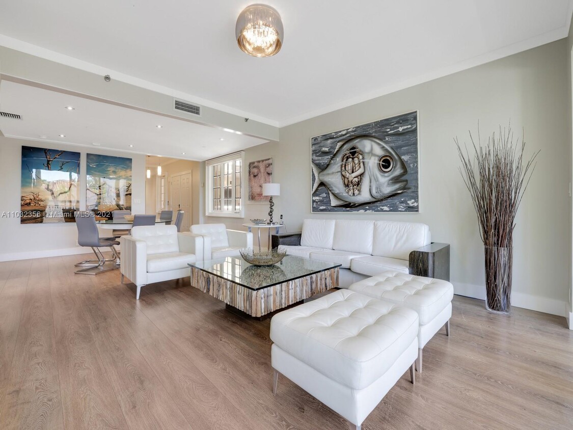 Foto principal - 19126 Fisher Island Dr