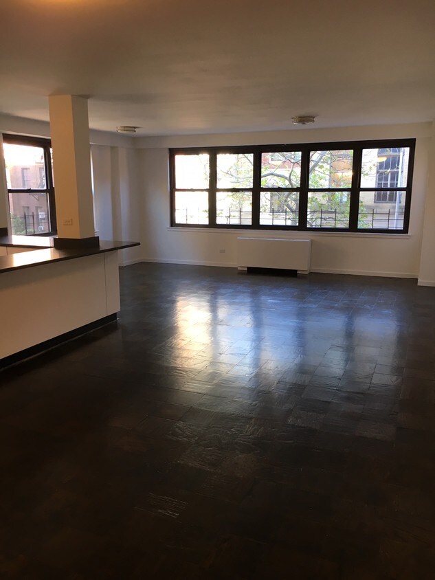 Foto principal - 240 E 82nd St