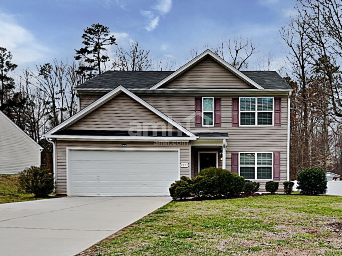 Primary Photo - 2892 Glen Hollow Rd