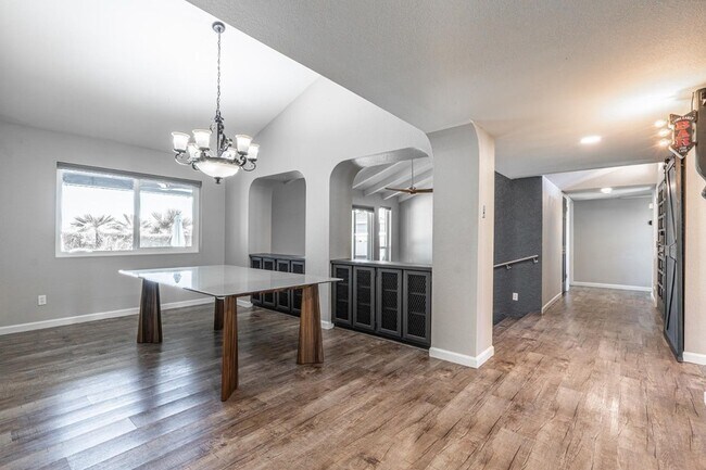 Foto del edificio - 1914 E Beck Ln