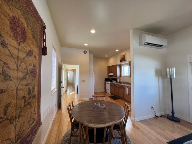 Building Photo - Furnished one Bedroom Apartment on 27 Acre...