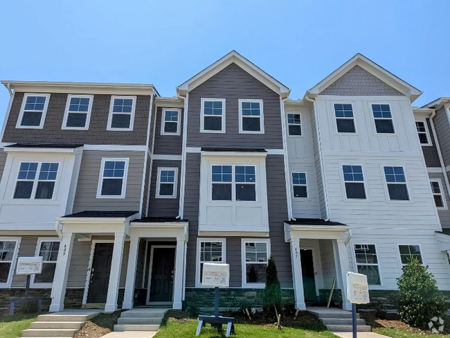 Building Photo - 407 Carolina Spgs Blvd