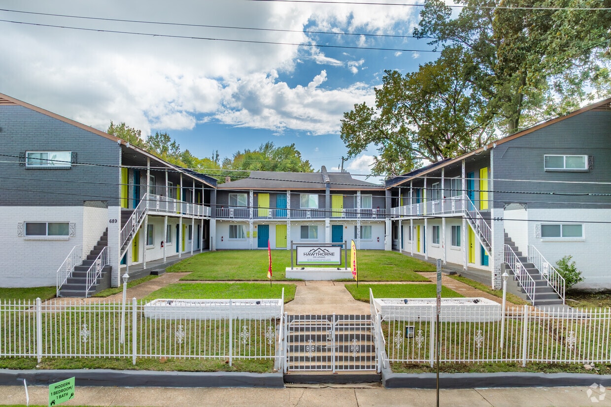 Primary Photo - Hawthorne on Adams Apartments