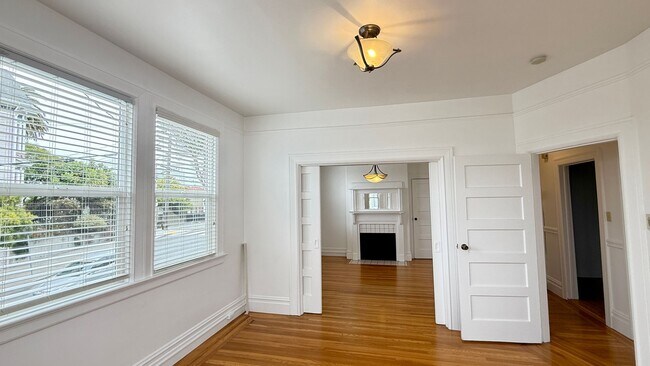 Building Photo - Come live in one of San Francisco's most p...