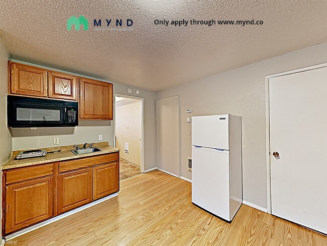 Foto del edificio - 1 br, 1 bath  - 406 S 60th Ave Apt 7 Apt 7