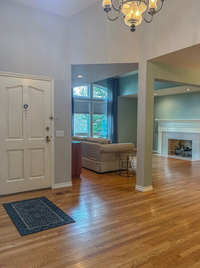 Foto del edificio - Arranmore 2 Bedroom with Den Available Now !