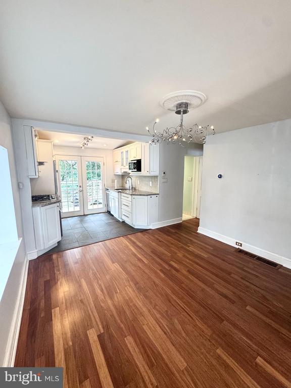 Foto del edificio - 150 E Hartwell Ln