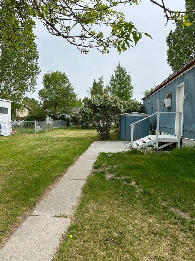 Foto del edificio - 2 bed, 1 bath Manufactured Home in the Mill Hollow Community!