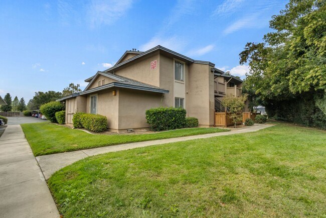 Foto del edificio - Great 2 Bedroom Condo in Gated Community