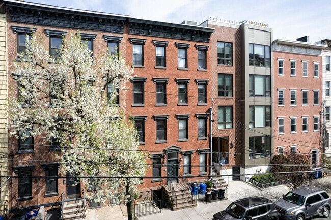 Building Photo - 717 Adams St